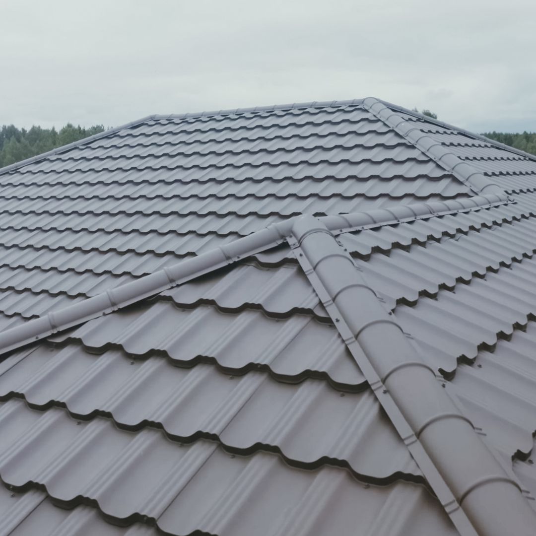 Are there trained roof carpenters on staff?
